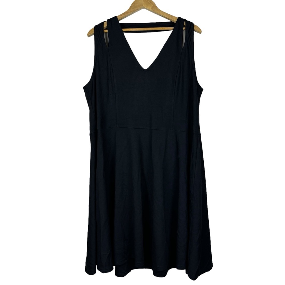 City Chic Sleeveless Mini Dress Size XL/22 Fit and Flare Halter Cocktail Black